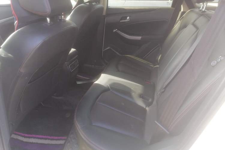 Used Venucia T70 2019 2.0L CVT Enjoy Edition China VI Standard Left Rear Seat