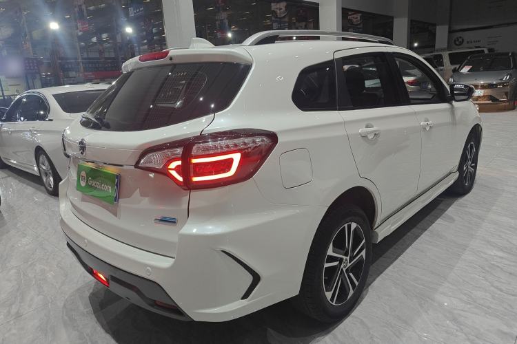 Used Venucia T70 2019 2.0L CVT Enjoy Edition China V Standard Rear Right 45 Deg
