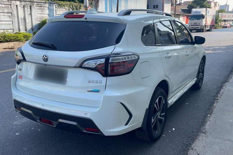 Used Venucia T70 2019 2.0L CVT Enjoy Edition China VI Standard Rear Right 45 Deg