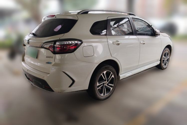 Used Venucia T70 2019 2.0L CVT Enjoy Edition China V Standard Rear Right 45 Deg