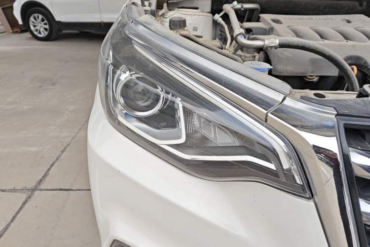 Used Venucia T70 2019 2.0L CVT Enjoy Edition China V Standard Right Front Headlight