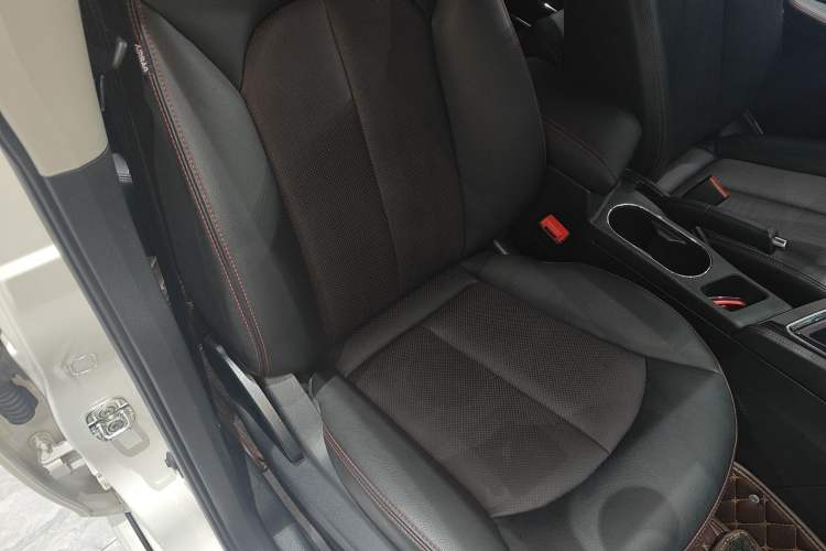 Used Venucia T70 2019 2.0L CVT Enjoy Edition China V Standard Right Front Seat