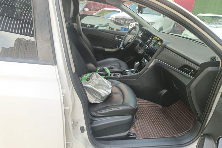 Used Venucia T70 2019 2.0L CVT Enjoy Edition China V Standard Right Front Seat