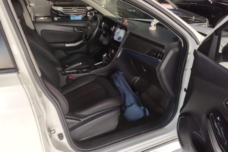 Used Venucia T70 2019 2.0L CVT Enjoy Edition China V Standard Right Front Seat