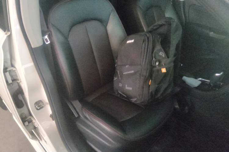 Used Venucia T70 2019 2.0L CVT Enjoy Edition China VI Standard Right Front Seat
