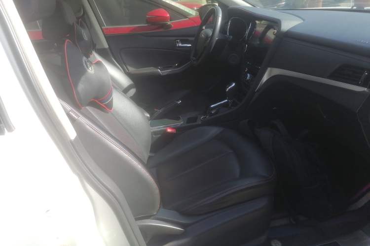 Used Venucia T70 2019 2.0L CVT Enjoy Edition China VI Standard Right Front Seat