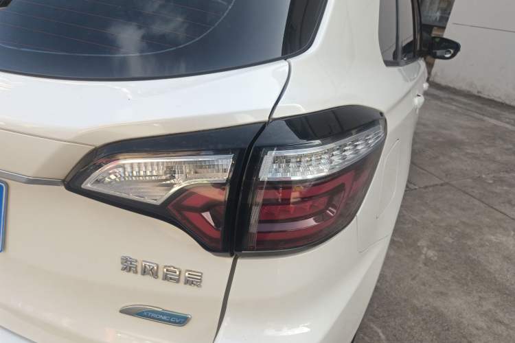 Used Venucia T70 2019 2.0L CVT Enjoy Edition China V Standard Right Rear Taillight
