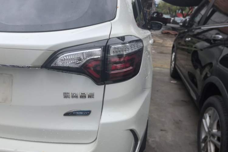 Used Venucia T70 2019 2.0L CVT Enjoy Edition China V Standard Right Rear Taillight