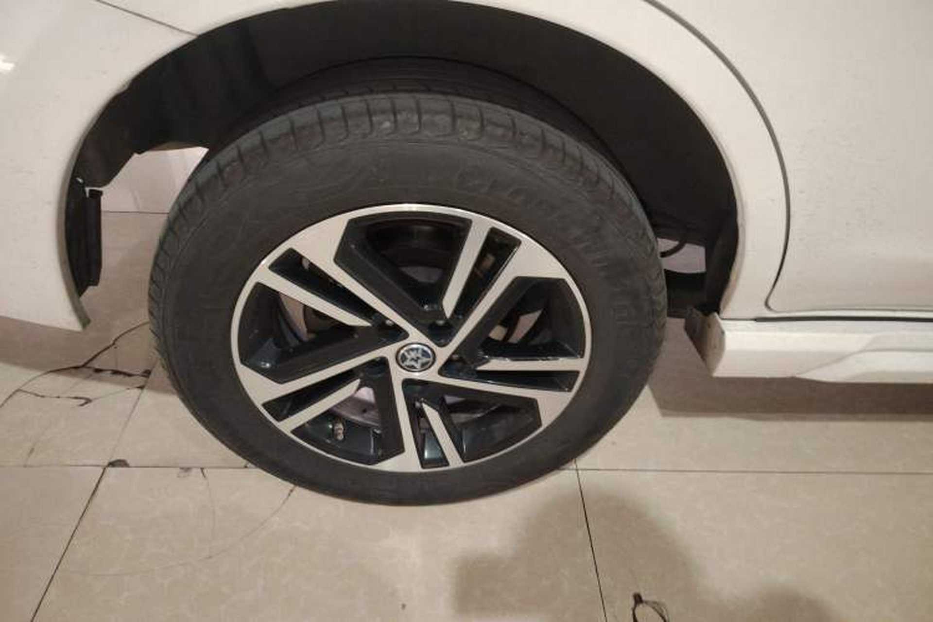 Used Venucia T70 2019 2.0L CVT Enjoy Edition China V Standard Right Rear Wheel Hub