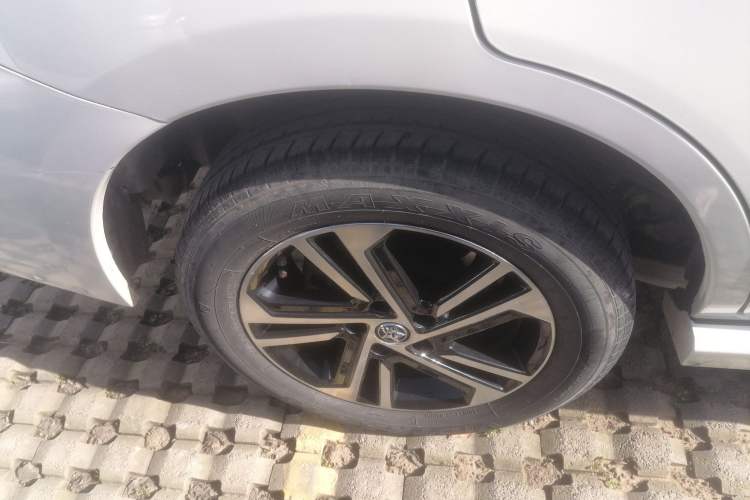 Used Venucia T70 2019 2.0L CVT Enjoy Edition China VI Standard Right Rear Wheel Hub