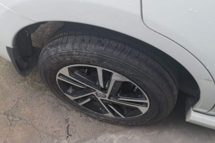 Used Venucia T70 2019 2.0L CVT Enjoy Edition China V Standard Right Rear Wheel Hub
