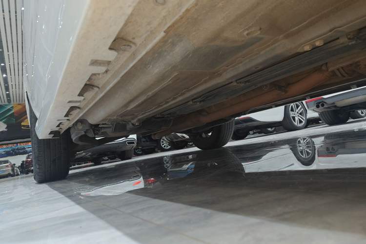 Used Venucia T70 2019 2.0L CVT Enjoy Edition China V Standard Right Side Sill
