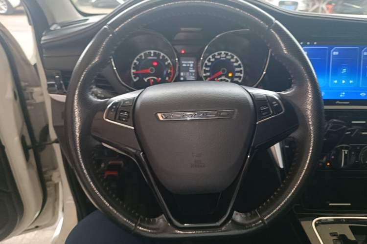 Used Venucia T70 2019 2.0L CVT Smart Edition China V Standard Steering Wheel