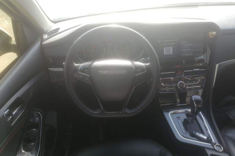 Used Venucia T70 2019 2.0L CVT Enjoy Edition China VI Standard Steering Wheel