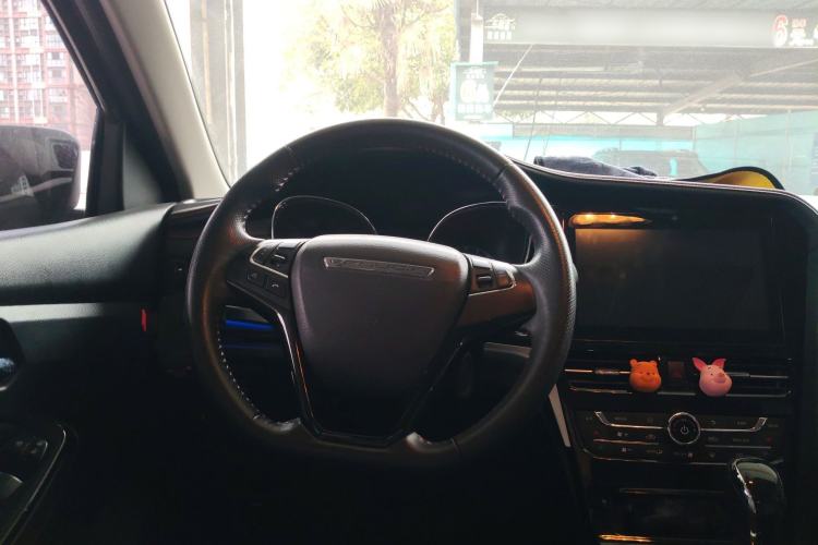 Used Venucia T70 2019 2.0L CVT Enjoy Edition China V Standard Steering Wheel