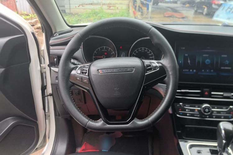 Used Venucia T70 2019 2.0L CVT Enjoy Edition China V Standard Steering Wheel