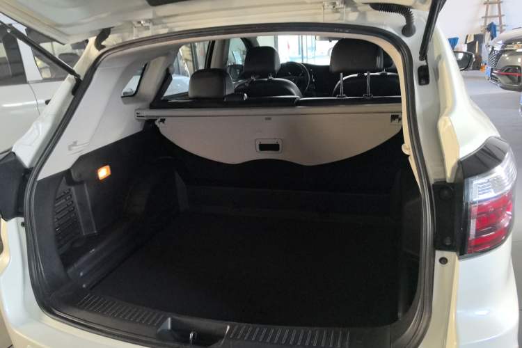 Used Venucia T70 2019 1.4T Manual Enjoyment Edition Trunk