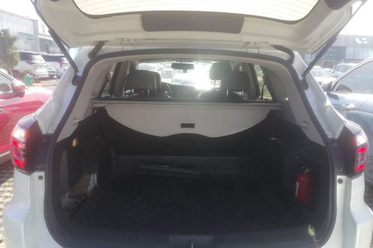 Used Venucia T70 2019 2.0L CVT Enjoy Edition China VI Standard Trunk