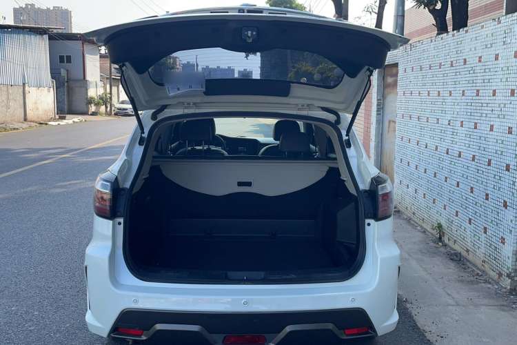 Used Venucia T70 2019 2.0L CVT Enjoy Edition China VI Standard Trunk