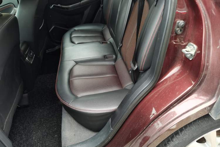 Used Venucia T70 2020 2.0L CVT Elite Edition China VI Standard Left Rear Seat