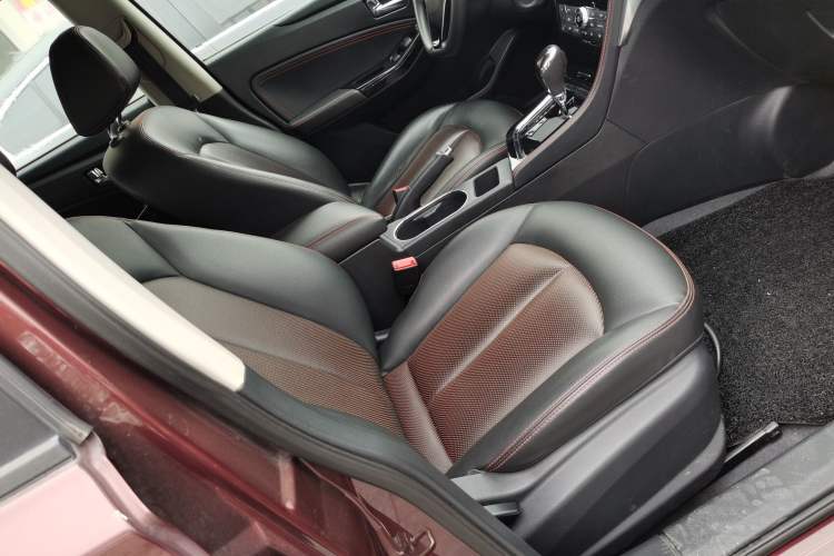 Used Venucia T70 2020 2.0L CVT Elite Edition China VI Standard Right Front Seat