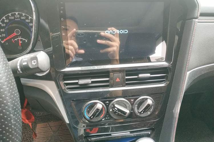 Used Venucia T70 2020 2.0L CVT Luxury Edition China VI Standard Audio And AC Panel