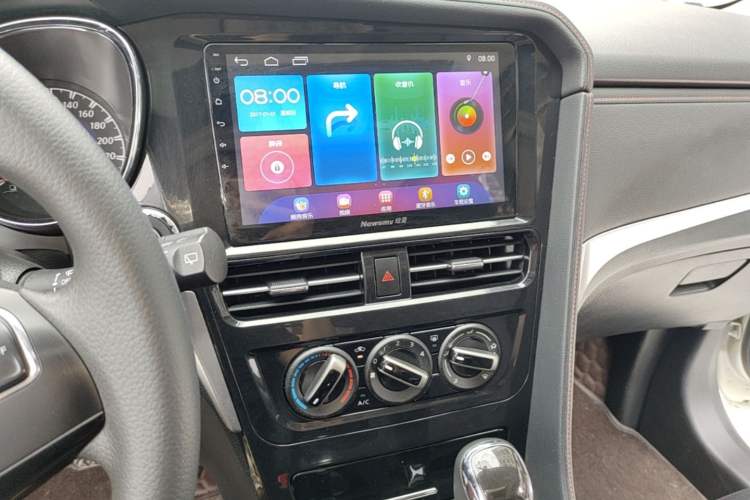 Used Venucia T70 2020 2.0L CVT Luxury Edition China VI Standard Audio And AC Panel