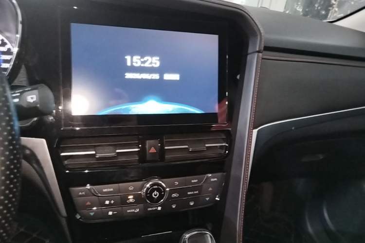 Used Venucia T70 2020 2.0L CVT Elite Edition China VI Standard Audio And AC Panel
