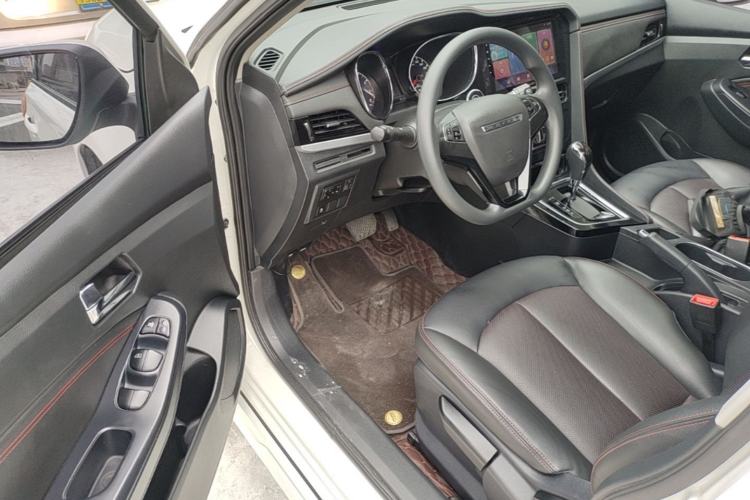 Used Venucia T70 2020 2.0L CVT Luxury Edition China VI Standard Driver Seat