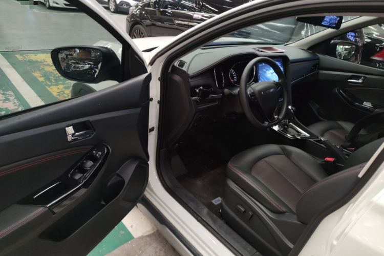 Used Venucia T70 2020 2.0L CVT Elite Edition China VI Standard Driver Seat