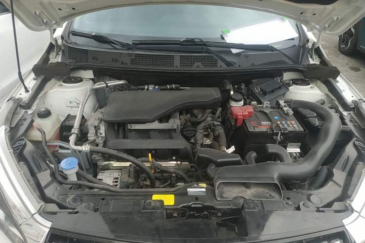 Used Venucia T70 2020 2.0L CVT Luxury Edition China VI Standard Engine Bay