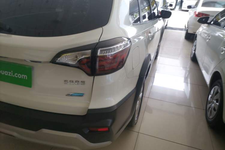 Used Venucia T70 2020 2.0L CVT Elite Edition China VI Standard Exterior 6