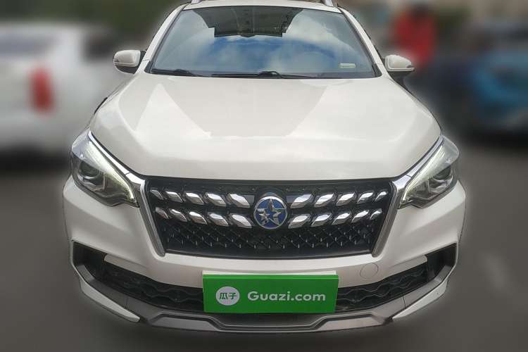 Used Venucia T70 2020 2.0L CVT Luxury Edition China VI Standard Front