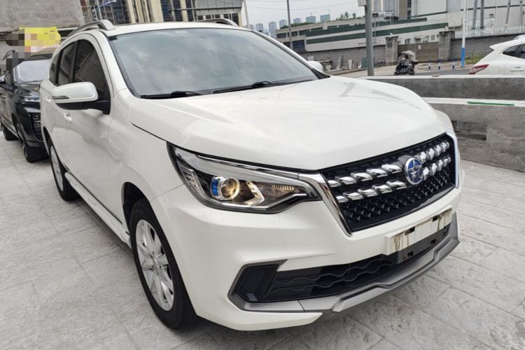 Used Venucia T70 2020 2.0L CVT Luxury Edition China VI Standard Front Right 45 Deg