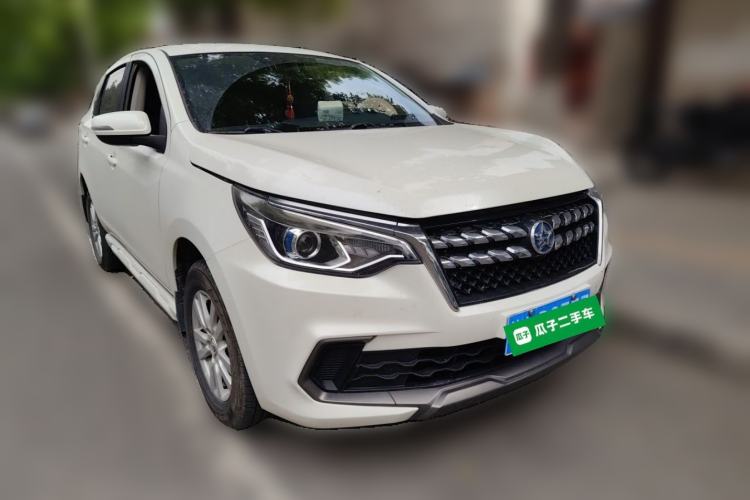 Used Venucia T70 2020 1.6L Manual Luxury Edition China V Standard Front Right 45 Deg
