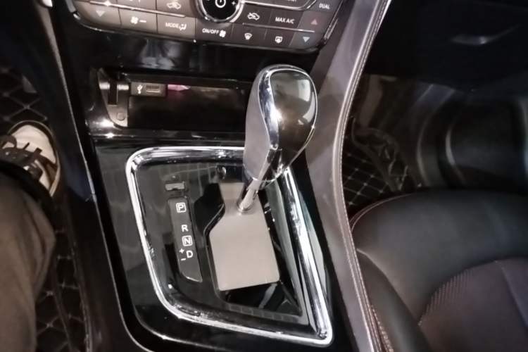 Used Venucia T70 2020 2.0L CVT Elite Edition China VI Standard Gear Lever