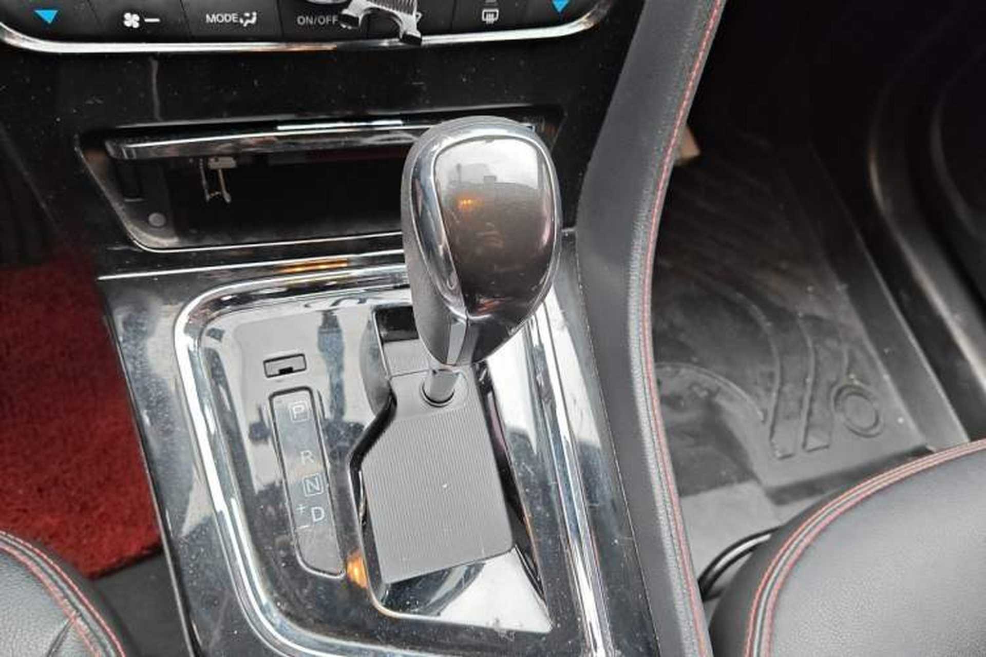 Used Venucia T70 2020 2.0L CVT Elite Edition China VI Standard Gear Lever