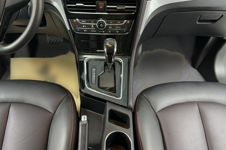 Used Venucia T70 2020 2.0L CVT Elite Edition China VI Standard Interior 10