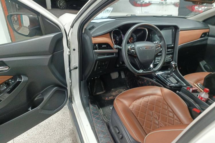 Used Venucia T70 2020 2.0L CVT Jingyue Sport Edition China VI Interior 3