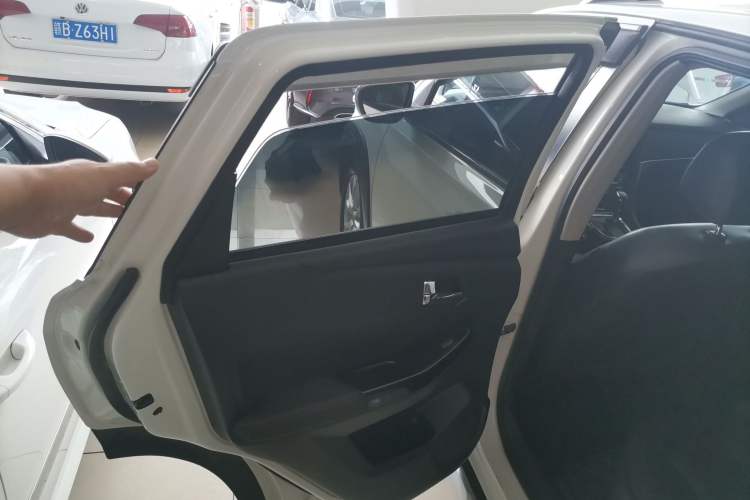 Used Venucia T70 2020 2.0L CVT Elite Edition China VI Standard Interior 8