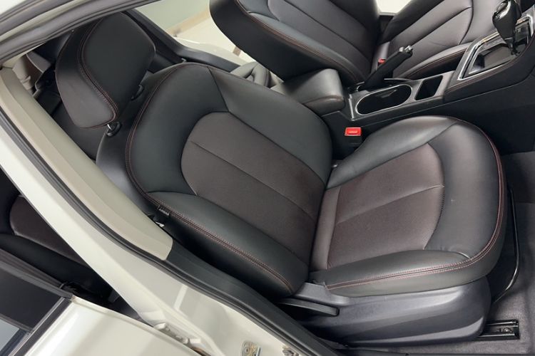 Used Venucia T70 2020 2.0L CVT Elite Edition China VI Standard Interior 8
