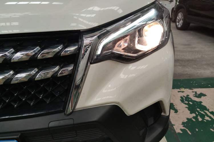 Used Venucia T70 2020 2.0L CVT Elite Edition China VI Standard Left Front Headlight
