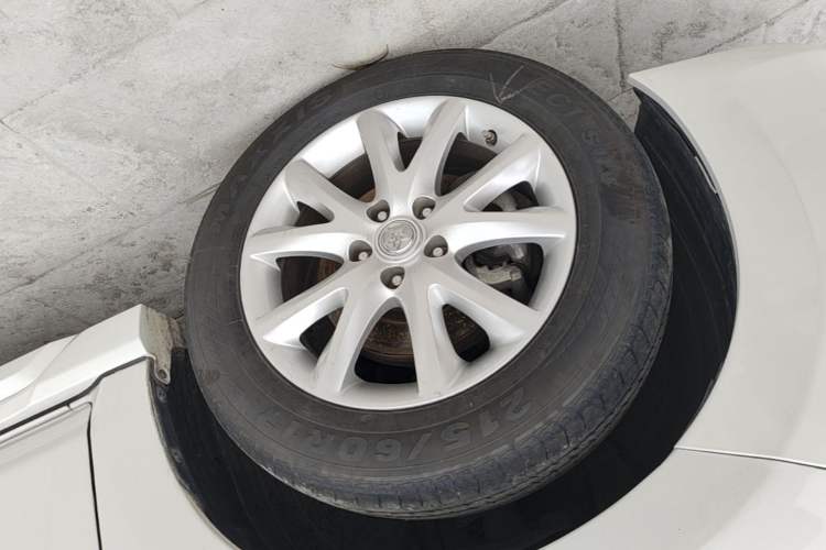 Used Venucia T70 2020 2.0L CVT Luxury Edition China VI Standard Left Front Wheel Hub