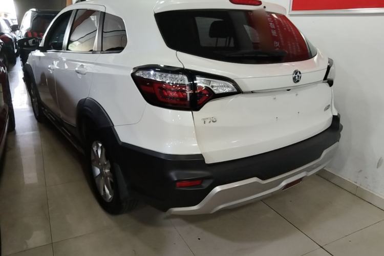 Used Venucia T70 2020 2.0L CVT Elite Edition China VI Standard Rear Left 45 Deg