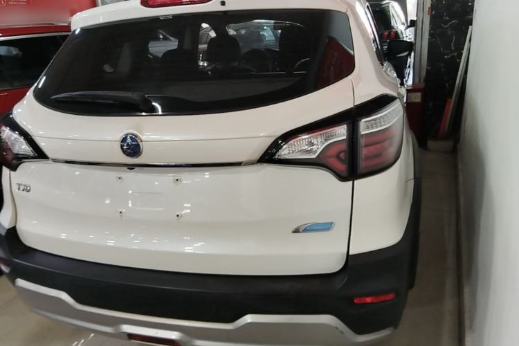 Used Venucia T70 2020 2.0L CVT Elite Edition China VI Standard Rear Right 45 Deg