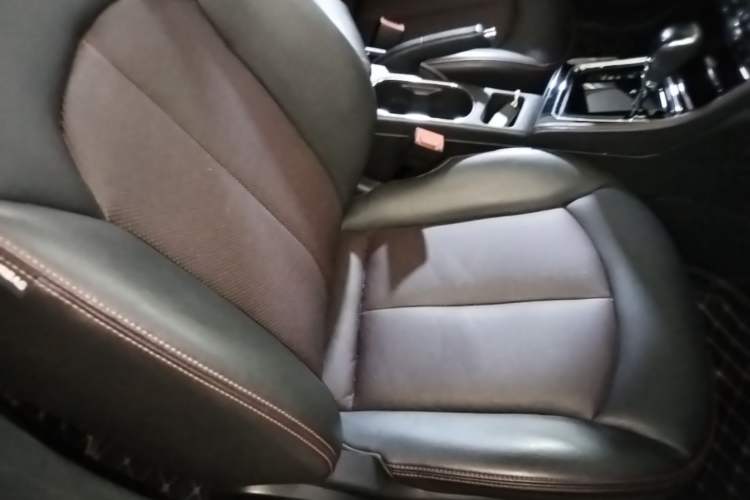 Used Venucia T70 2020 2.0L CVT Elite Edition China VI Standard Right Front Seat