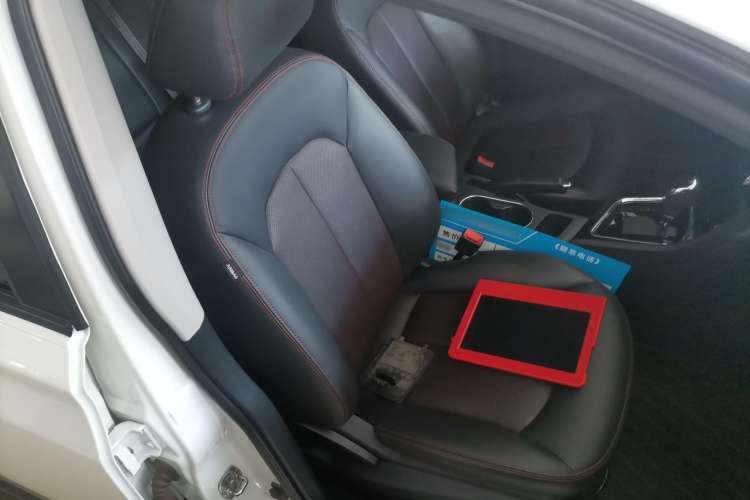 Used Venucia T70 2020 2.0L CVT Elite Edition China VI Standard Right Front Seat