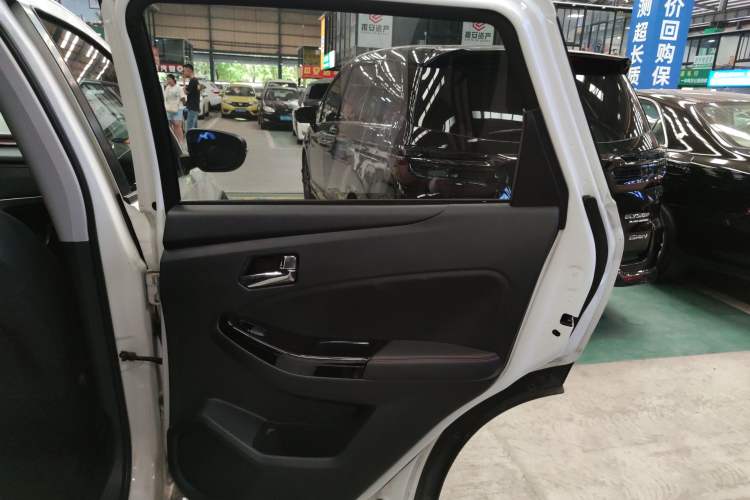 Used Venucia T70 2020 2.0L CVT Elite Edition China VI Standard Right Rear Door Interior