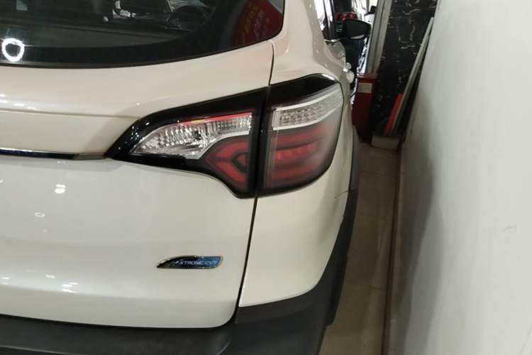 Used Venucia T70 2020 2.0L CVT Elite Edition China VI Standard Right Rear Taillight