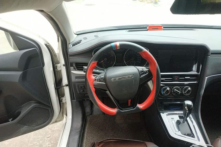 Used Venucia T70 2020 2.0L CVT Luxury Edition China VI Standard Steering Wheel